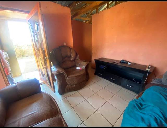 3 BEDROOM HOUSE FOR SALE IN PALM RIDGE EXT 2